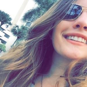 Meet your Posher, Lara